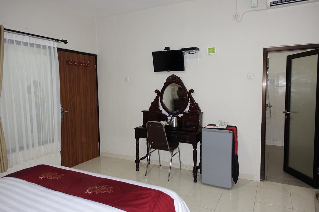 Oyo 734 Tuban Torres Accomodation Kuta Lombok Rom bilde