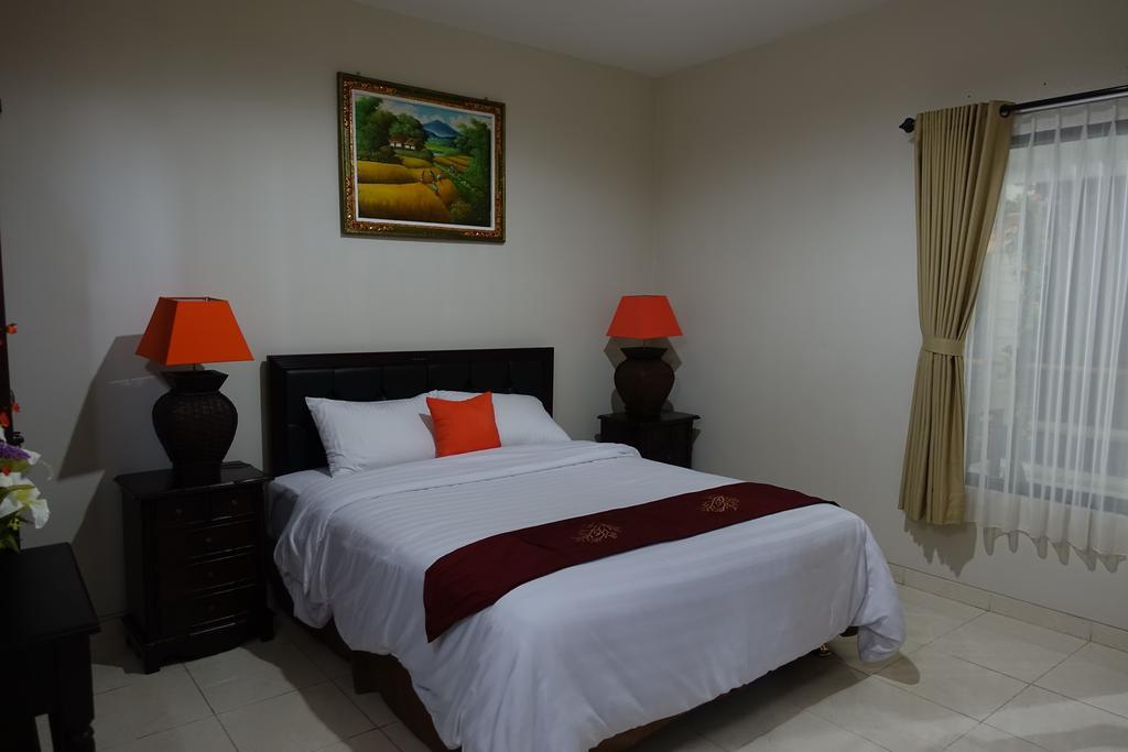 Oyo 734 Tuban Torres Accomodation Kuta Lombok Rom bilde