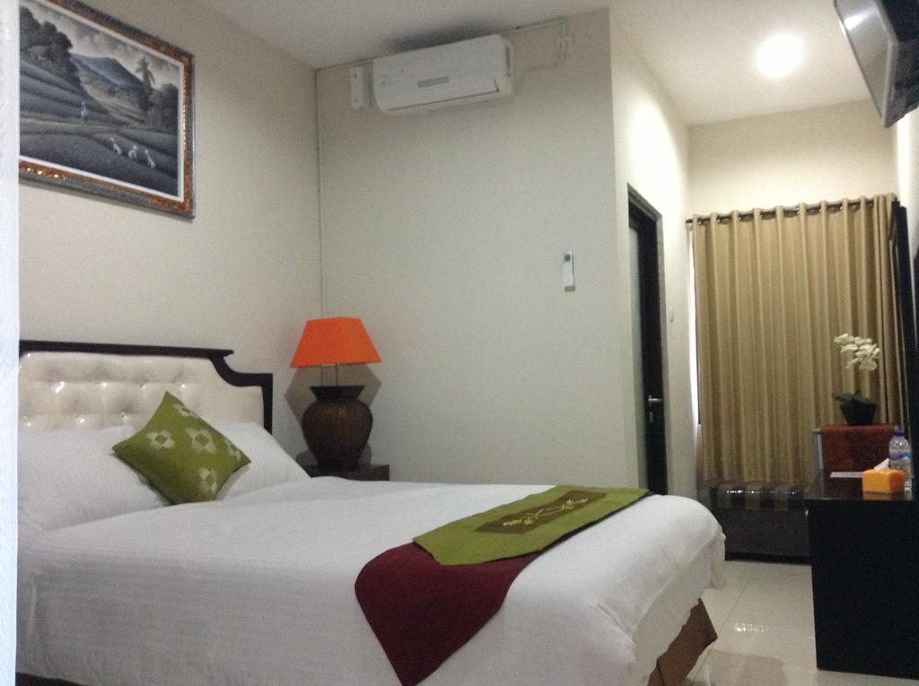 Oyo 734 Tuban Torres Accomodation Kuta Lombok Rom bilde