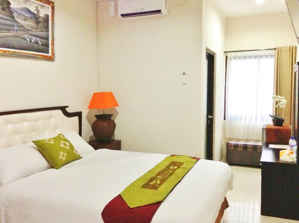 Oyo 734 Tuban Torres Accomodation Kuta Lombok Rom bilde